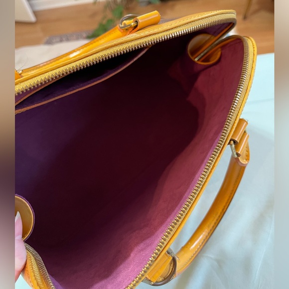 Vuitton Yellow Epi Leather Alma Bag - Picture 16 of 17